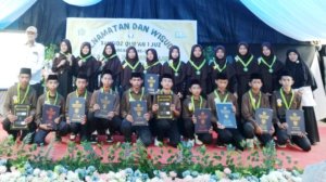 MTs Nurul Ilmi Napabalano Gelar Penamatan dan Wisuda Tahfidz, Enam Siswa Selesaikan Hafalan Al-Qur’an