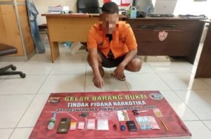 Buronan Kasus Narkoba IF alias PO Akhirnya Diciduk, Sabu 5 Gram Siap Edar Diamankan Polisi